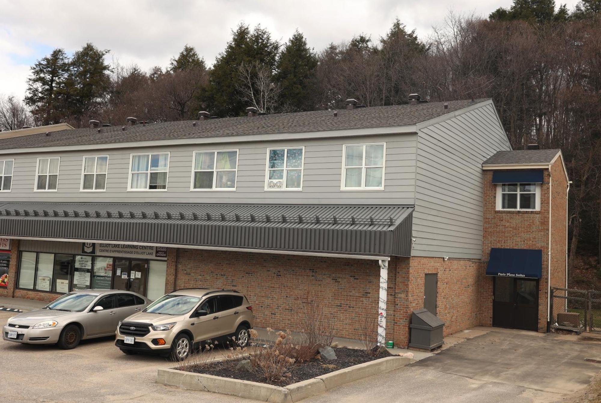 Paris Plaza Apartman Elliot Lake Kültér fotó