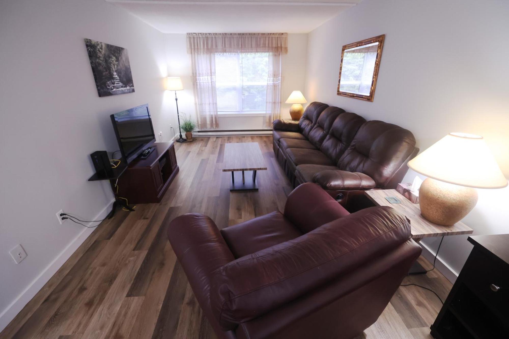 Paris Plaza Apartman Elliot Lake Kültér fotó