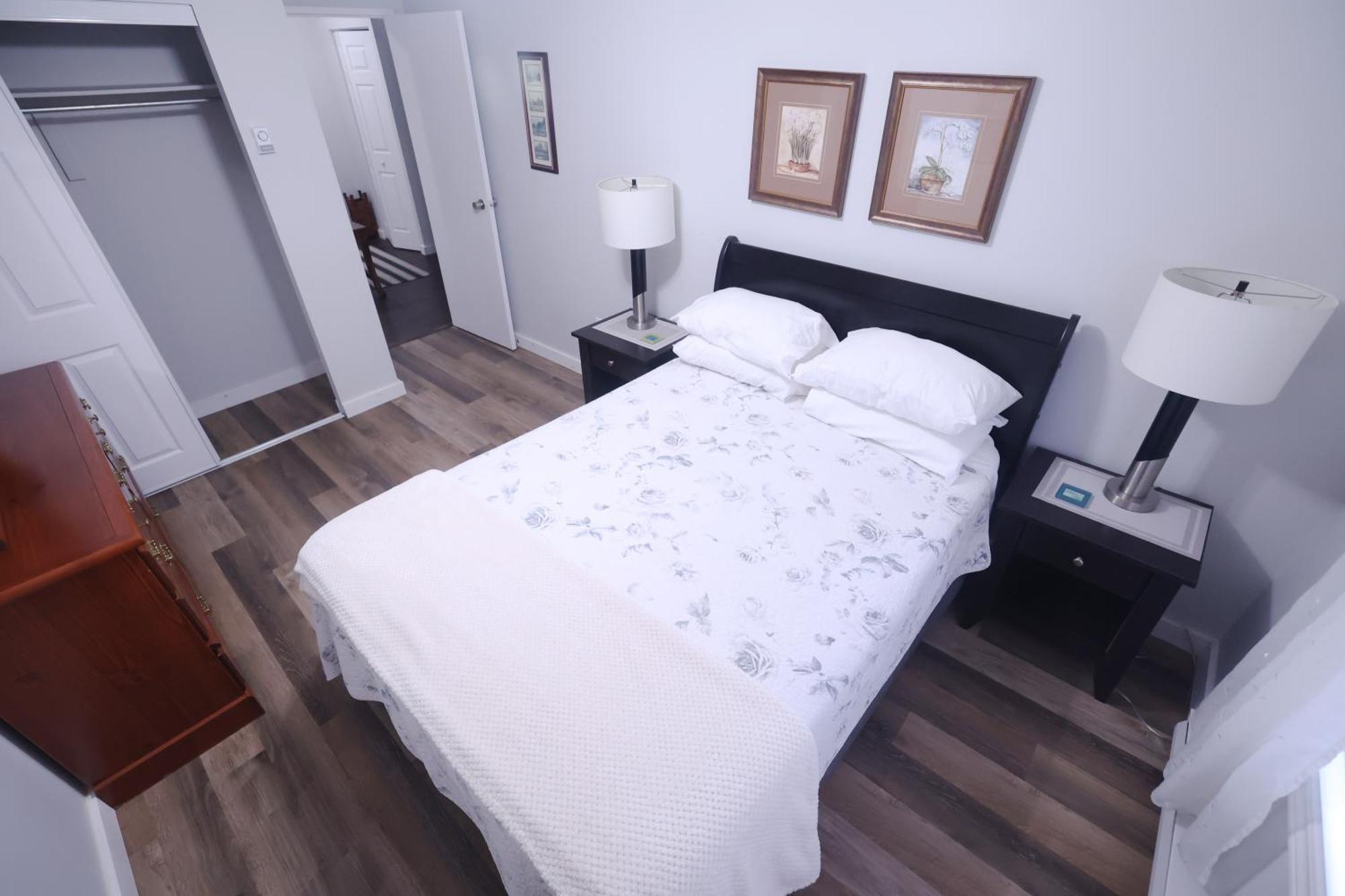 Paris Plaza Apartman Elliot Lake Kültér fotó