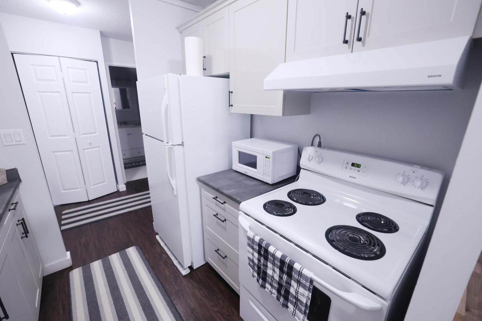 Paris Plaza Apartman Elliot Lake Kültér fotó